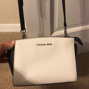 Michael Kors Black & White crossbody bag